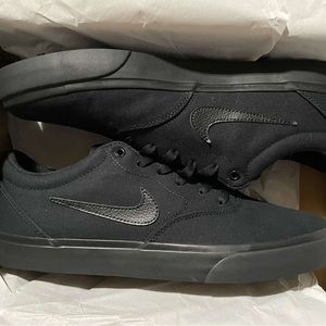 Nike SB- Charge Canvas-Men’s skate shoe